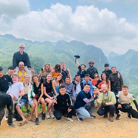 Ha Giang Safari Hostel & Motorbikes ภายนอก รูปภาพ