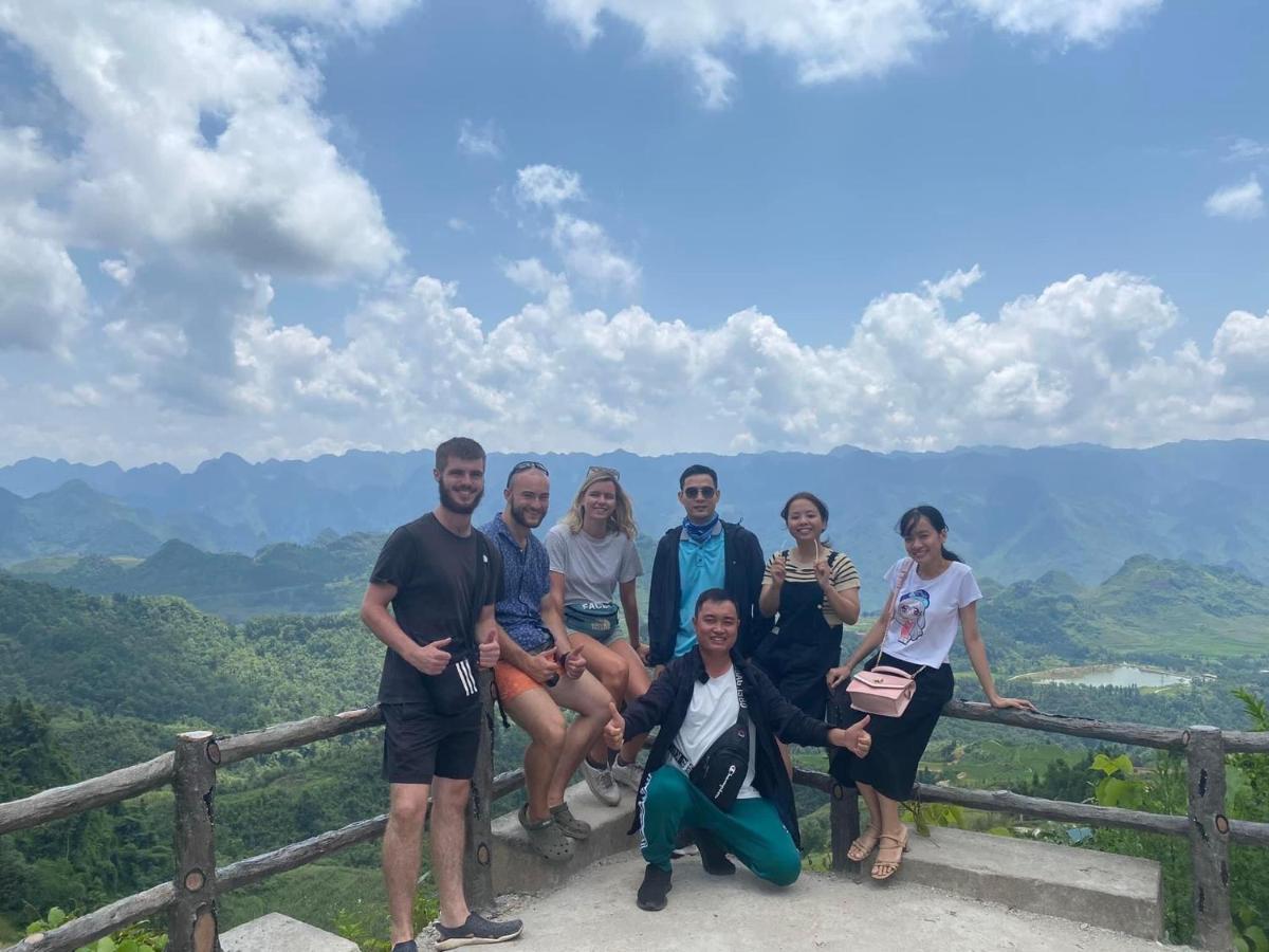 Ha Giang Safari Hostel & Motorbikes ภายนอก รูปภาพ
