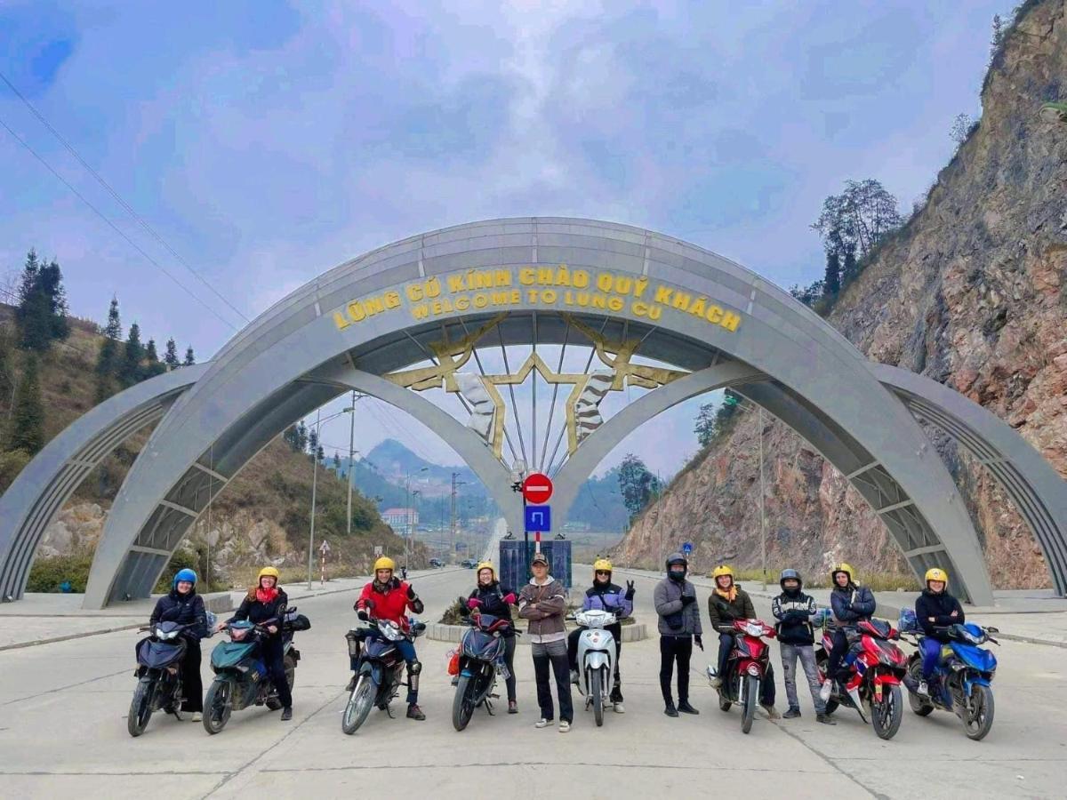 Ha Giang Safari Hostel & Motorbikes ภายนอก รูปภาพ