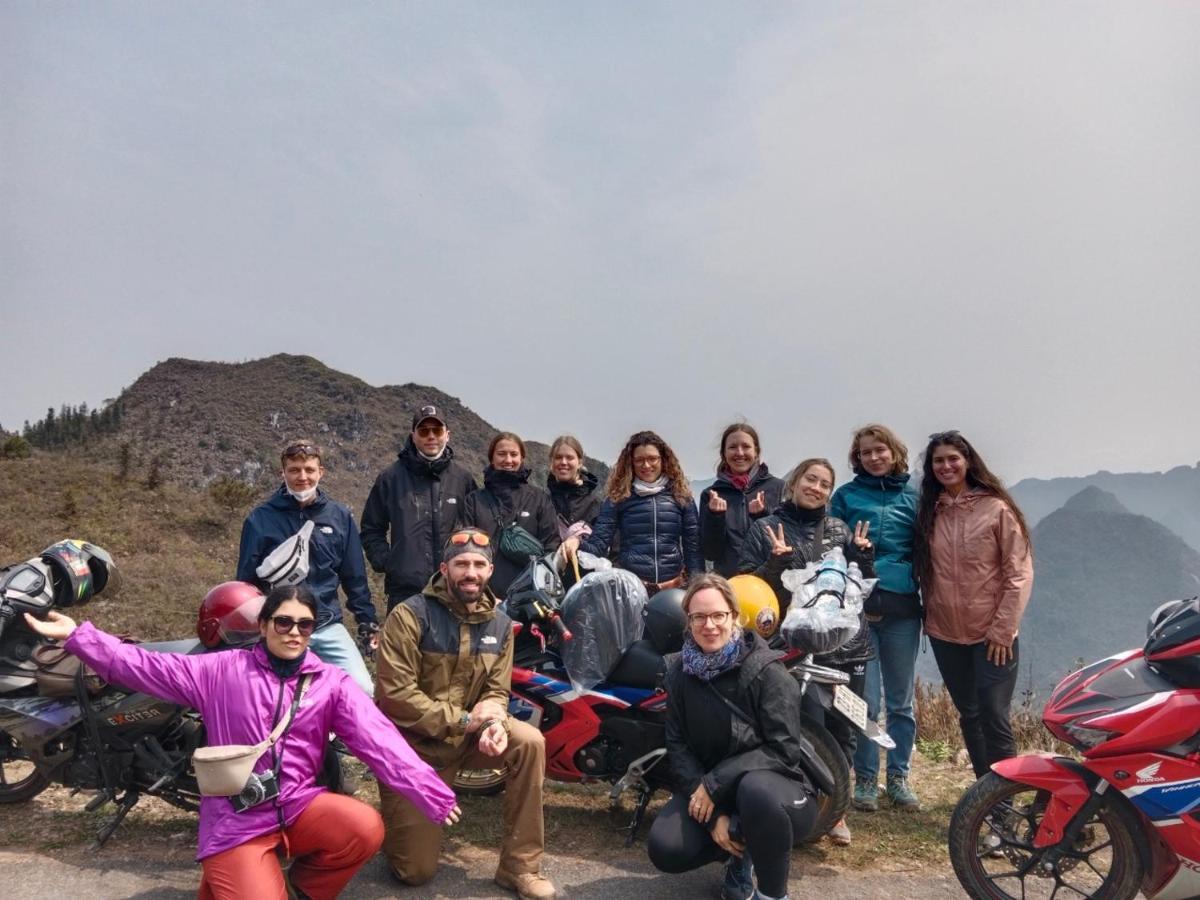 Ha Giang Safari Hostel & Motorbikes ภายนอก รูปภาพ