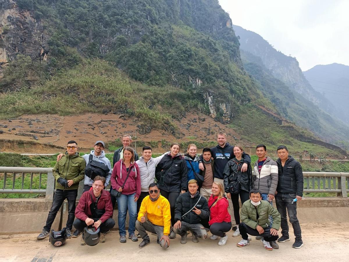 Ha Giang Safari Hostel & Motorbikes ภายนอก รูปภาพ