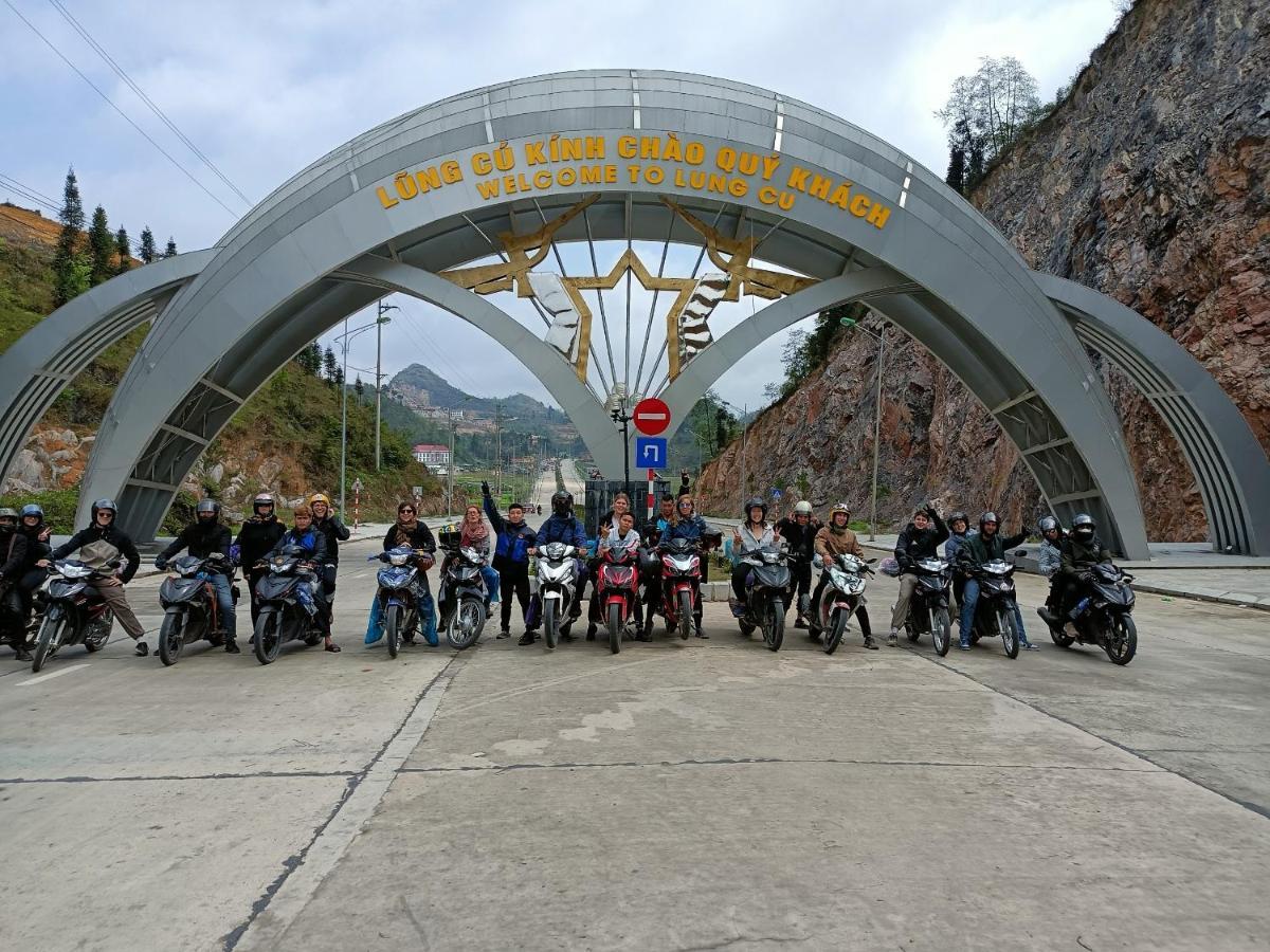 Ha Giang Safari Hostel & Motorbikes ภายนอก รูปภาพ