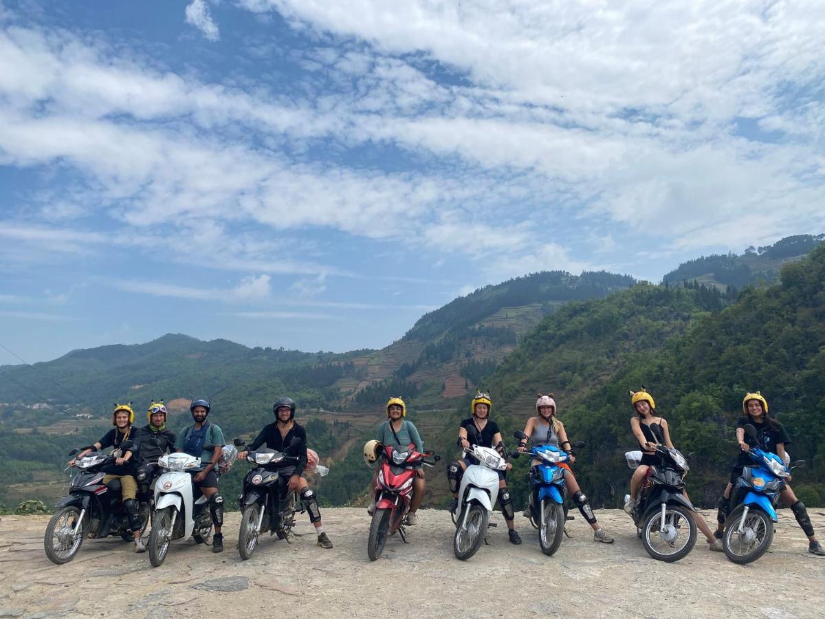 Ha Giang Safari Hostel & Motorbikes ภายนอก รูปภาพ