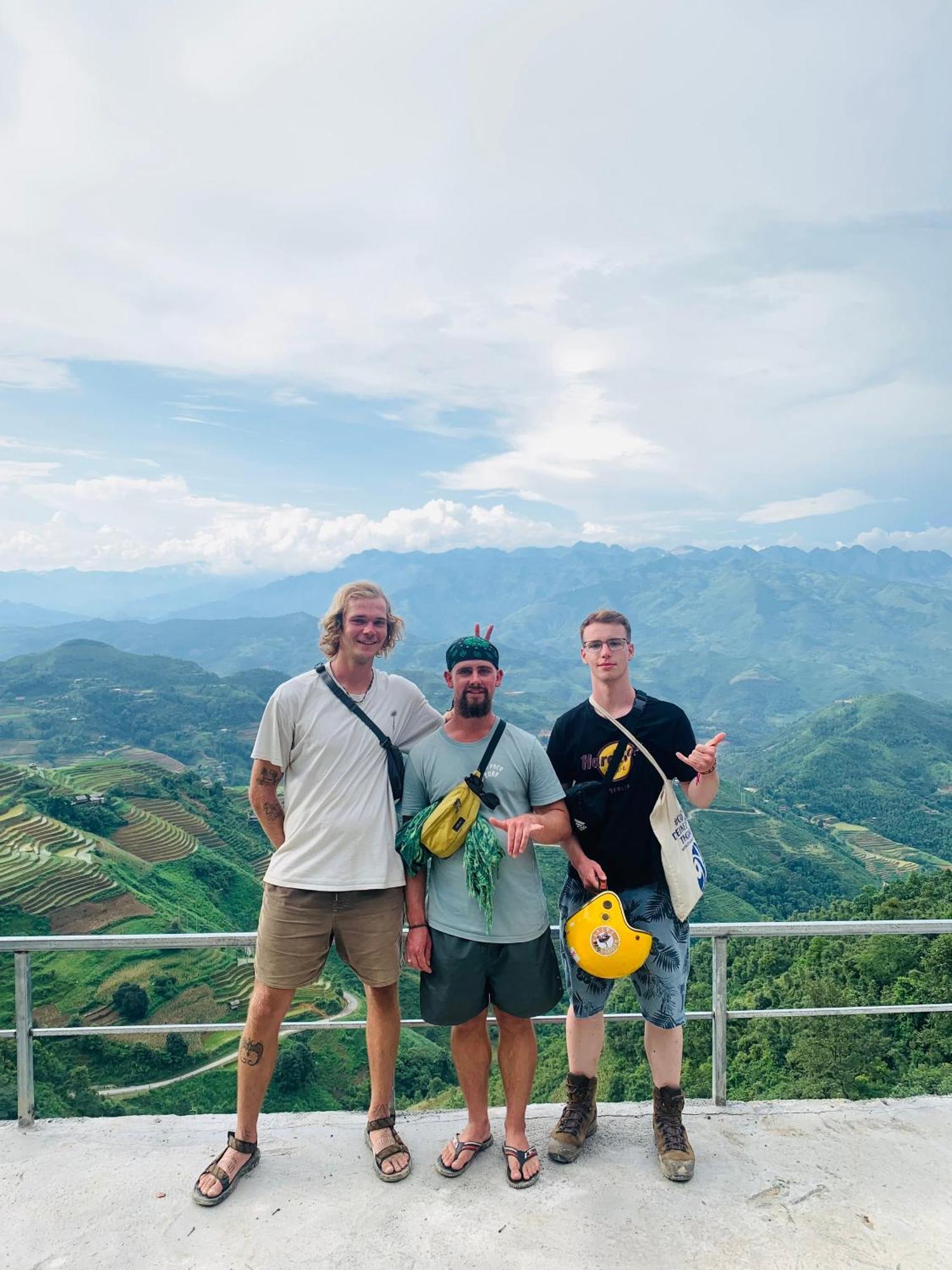 Ha Giang Safari Hostel & Motorbikes ภายนอก รูปภาพ